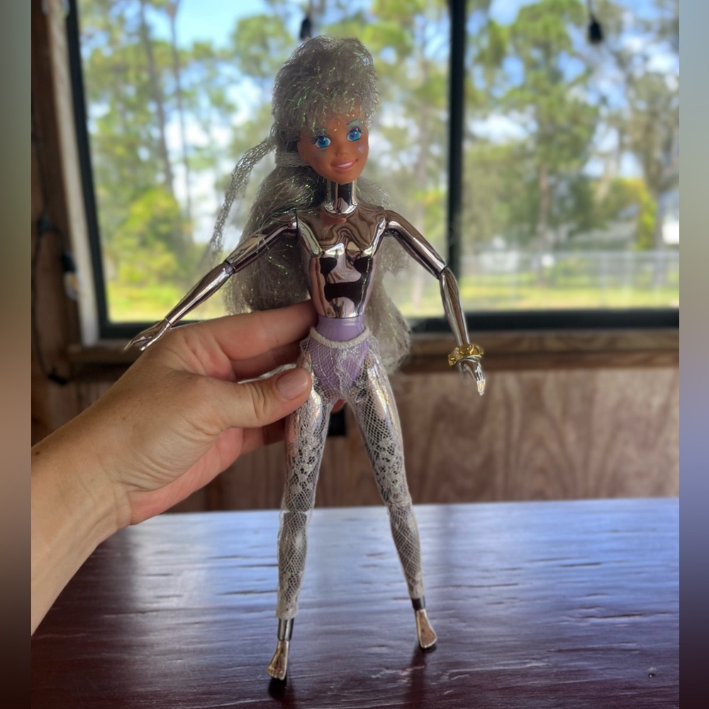 Mattel Vintage Ultraviolet of the Shimmerons (purple). Excellent condition.